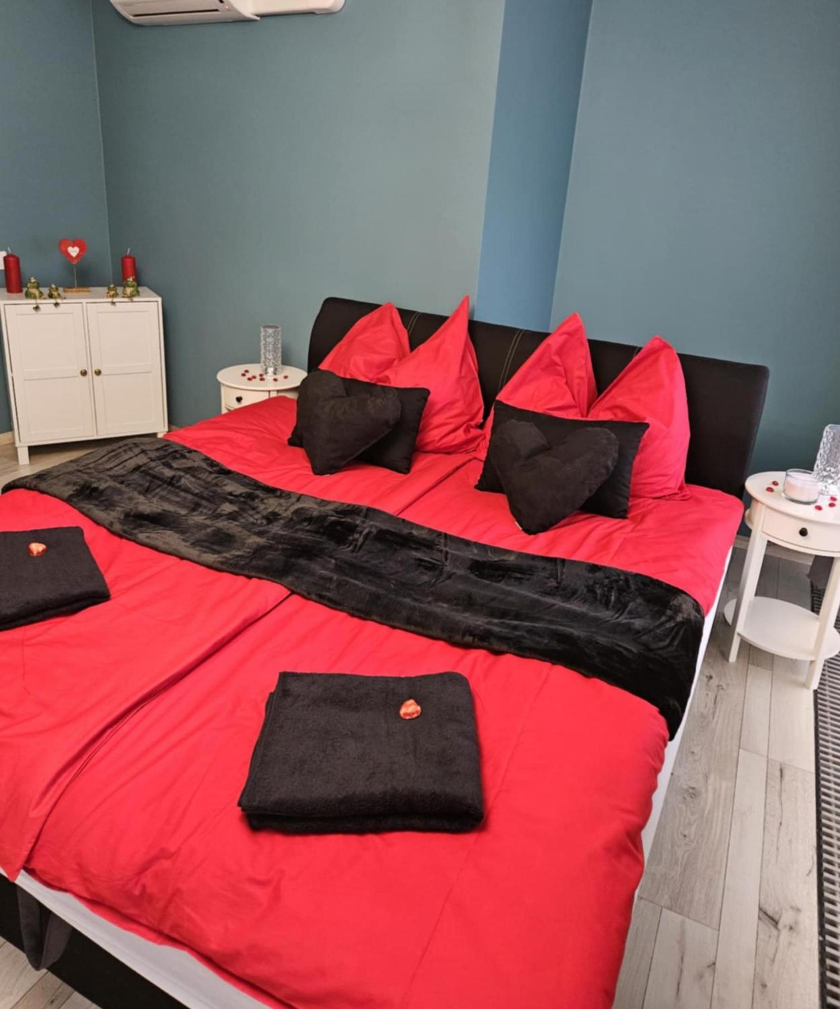 Hellowine Apartman Eger Exterior photo