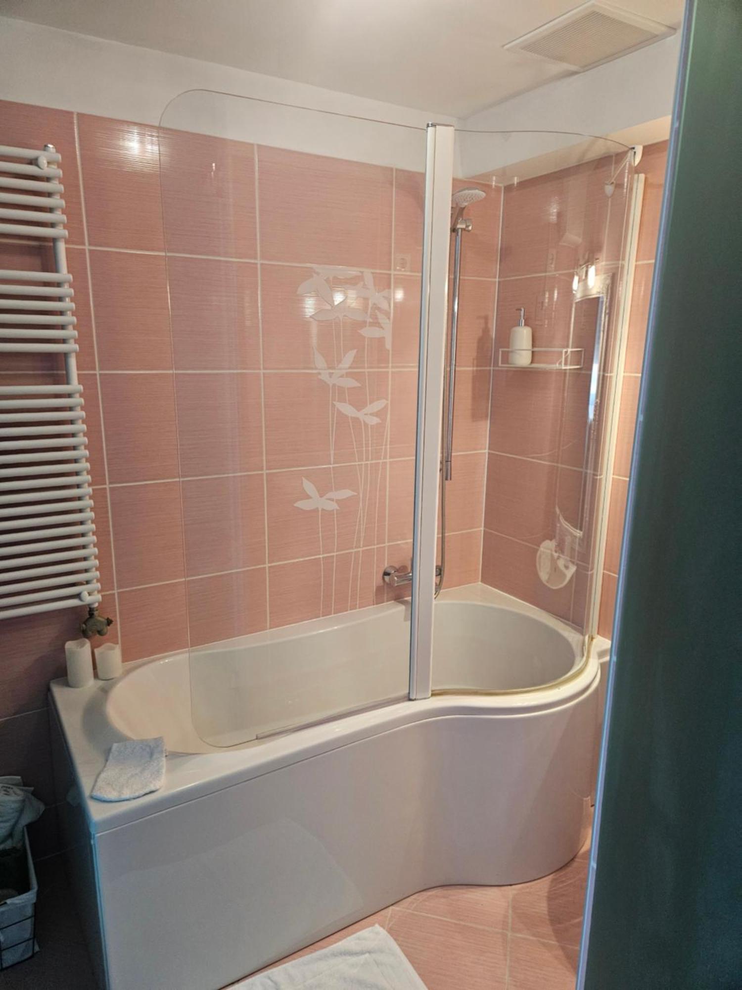 Hellowine Apartman Eger Exterior photo